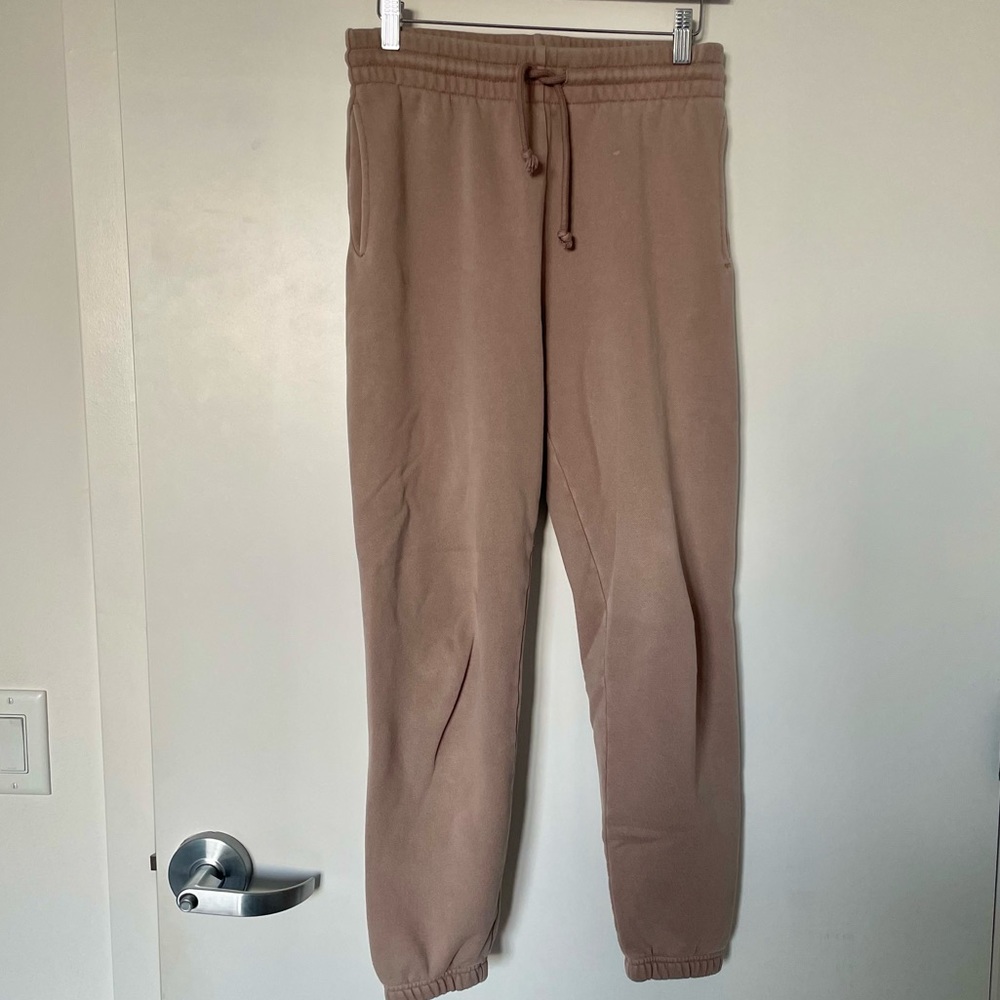 TNA Aritzia cozyaf Perfect Sweatpant in gd Dusty Mauve - Picture 2 of 5